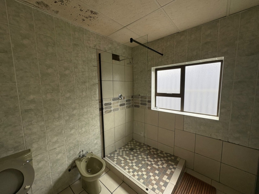 10 Bedroom Property for Sale in Southernwood Eastern Cape